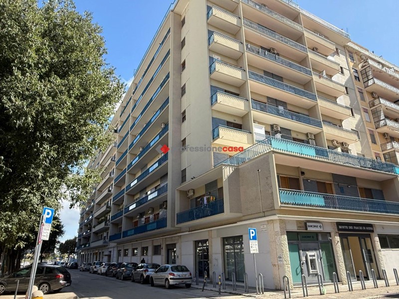 Quadrilocale in Vendita a Foggia, 150'000&euro;, 140 m²