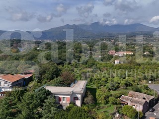Villa bifamiliare in Vendita a Santa Venerina, 248'000€, 400 m²