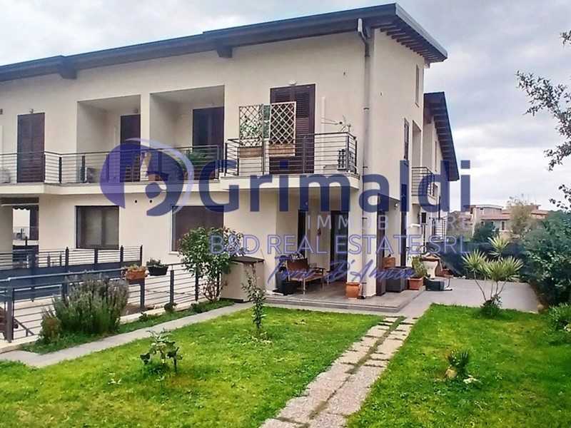 Villa bifamiliare in Vendita a Villabate, 350'000€, 200 m²