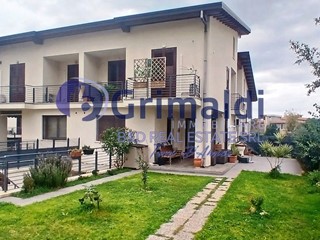 Villa bifamiliare in Vendita a Villabate, 350'000€, 200 m²