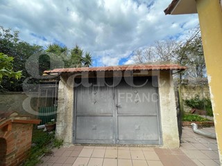 Villa in Vendita a Siracusa, 165'000&euro;, 120 m²