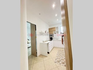 Trilocale in Vendita a Bari, 128'000€, 75 m²