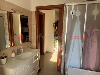Trilocale in Vendita a Cinisello Balsamo, 230'000€, 90 m², arredato