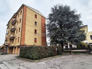 Trilocale in Vendita a Giussano, 85'000&euro;, 81 m²