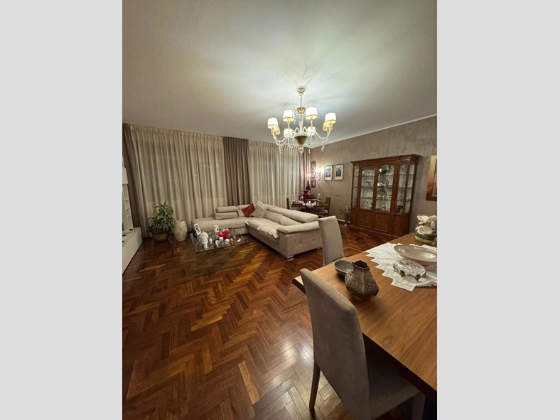 Appartamento in Affitto a Palermo, 1'000&euro;, 200 m²
