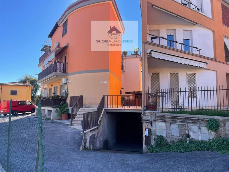 Box in Vendita a Anguillara Sabazia, 30'000€, 38 m²