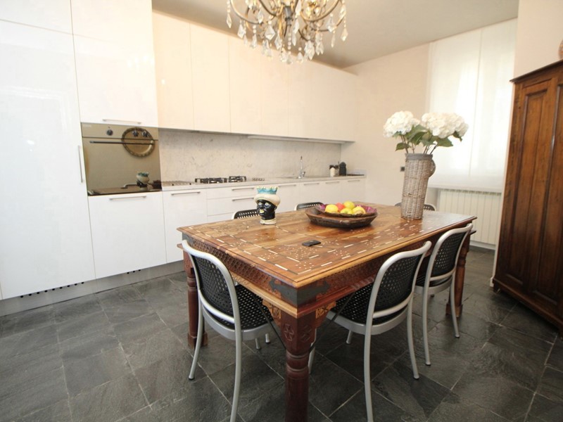 Villa in Vendita a Marnate, 445'000€, 222 m²