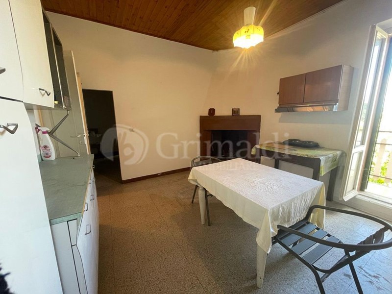 Bilocale in Vendita a Monte Roberto, 40'000€, 60 m²