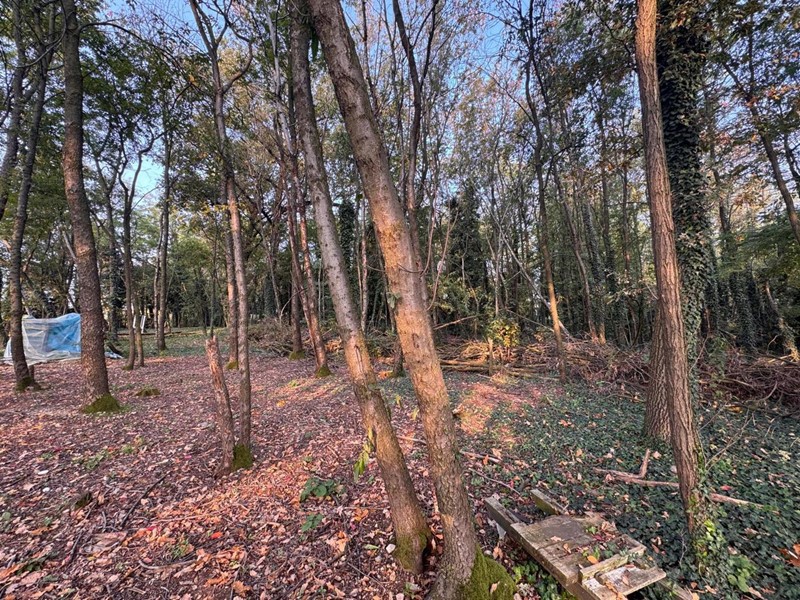 Terreno agricolo in Vendita a Legnano, 40'000€, 4100 m²