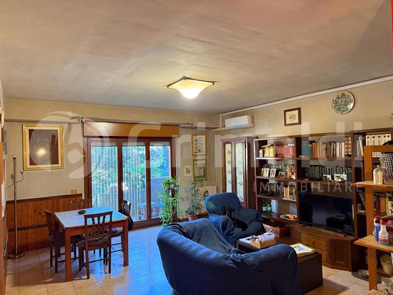 Quadrilocale in Vendita a Perugia, 150'000&euro;, 117 m², arredato
