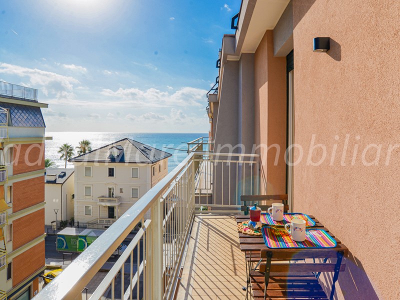 Monolocale in Affitto a Pietra Ligure, 1'100€, 55 m², arredato