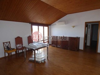 Quadrilocale in Vendita a Borgo San Lorenzo, 285'000€, 75 m², con Box