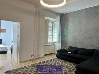 Appartamento in Vendita a Firenze, zona Statuto, 410'000€, 135 m²