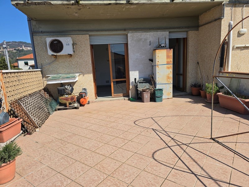 Appartamento in Vendita a Castelnuovo Magra, 160'000&euro;, 120 m², con Box
