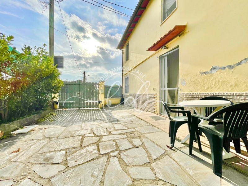 Casa Semi Indipendente in Vendita a Pietrasanta, zona pietrasanta, 250'000€, 80 m²