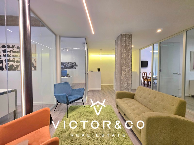 Ufficio in Affitto a Novara, 350€, 13 m², arredato