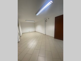 Ufficio in Affitto a Lucca, zona San Marco, 550€, 40 m²
