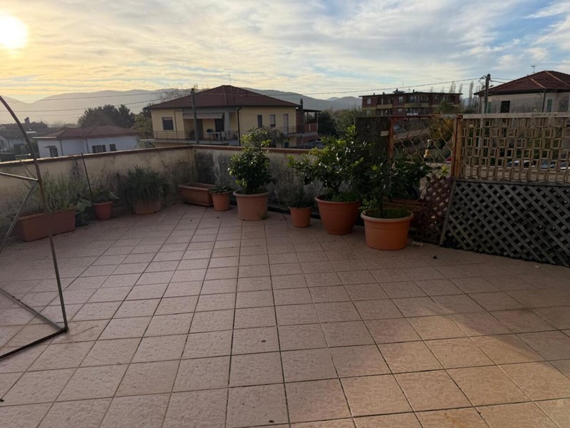 Appartamento in Vendita a Castelnuovo Magra, 170'000€, 120 m², con Box