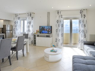 Trilocale in Affitto a Vado Ligure, 850€, 110 m², arredato