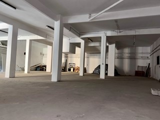 Magazzino in Vendita a Genova, zona Struppa, 98'000€, 346 m²