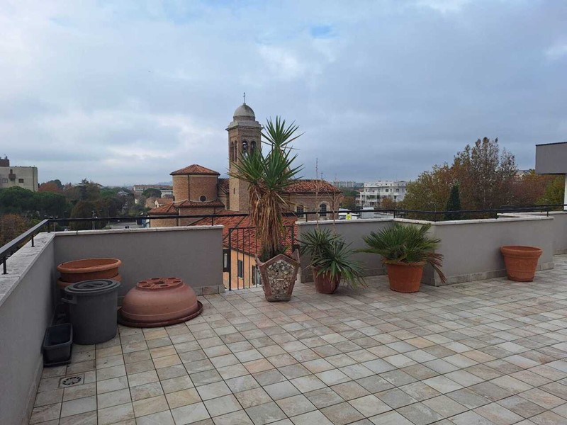 Appartamento in Vendita a Rimini, zona Macanno, 368'000€, 151 m², con Box
