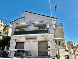 Bilocale in Vendita a Guidonia Montecelio, zona Guidonia, 120'000€, 60 m²
