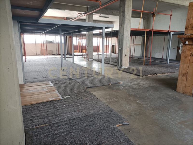 Capannone in Affitto a Viagrande, 1'200€, 220 m²