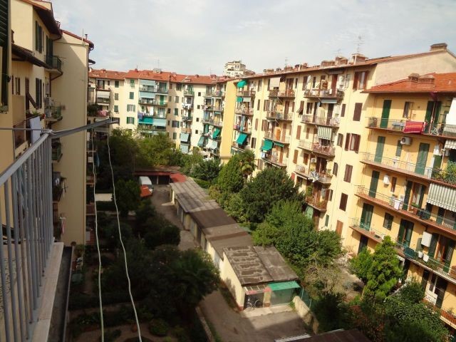 Appartamento in Vendita a Firenze, zona Statuto, 410'000€, 125 m²