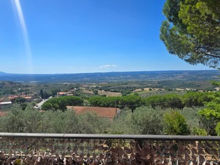 Casa Indipendente in Vendita a Montecchio, 170'000€, 200 m²