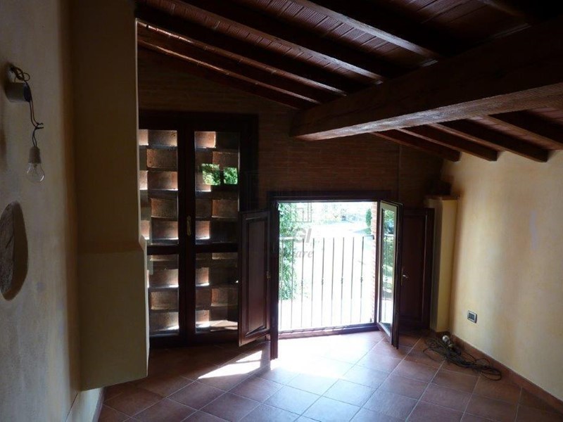 Casa Indipendente in Vendita a Lucca, 229'000&euro;, 225 m²