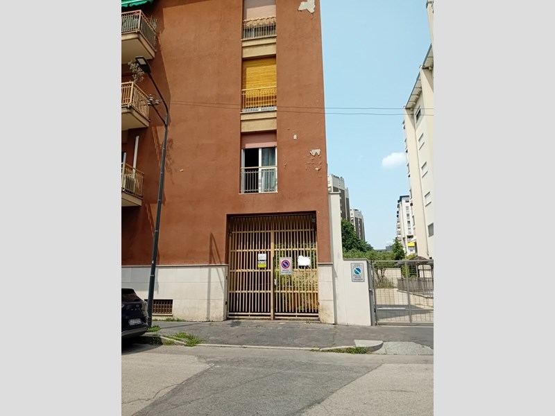 Box in Vendita a Milano, zona Via privata Urbino, 12, 20161 Milano , 19'500€, 16 m²