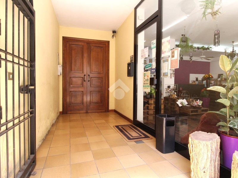 Negozio in Vendita a Arzignano, zona Centro, 77'000€, 84 m²