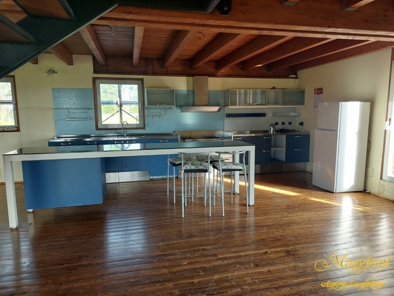 Trilocale in Affitto a Parma, 1'700€, 200 m²