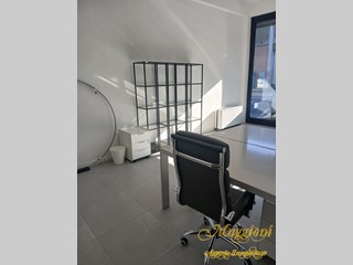 Ufficio in Affitto a Parma, 840€, 23 m²