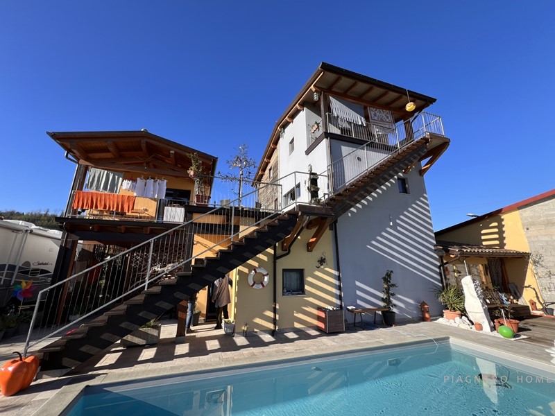 Casa Semi Indipendente in Vendita a Mulazzo, 275'000€, 205 m²