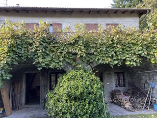 Casale in Vendita a Pontremoli, 85'000€, 151 m²