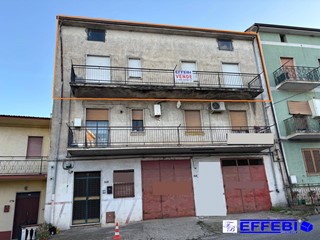 Appartamento in Vendita a Roggiano Gravina, 46'000€, 120 m²