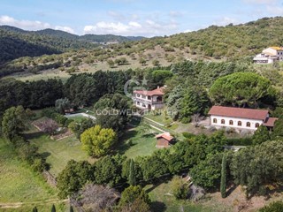 Villa in Vendita a Allumiere, 2'000'000€, 896 m²