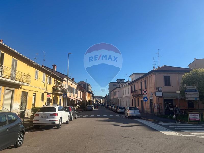 Attività commerciale in Vendita a Magenta, 215'000€, 69 m²