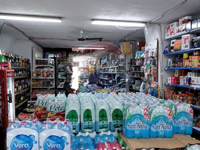 Immobile commerciale in Vendita a Napoli, 118'000&euro;, 80 m²