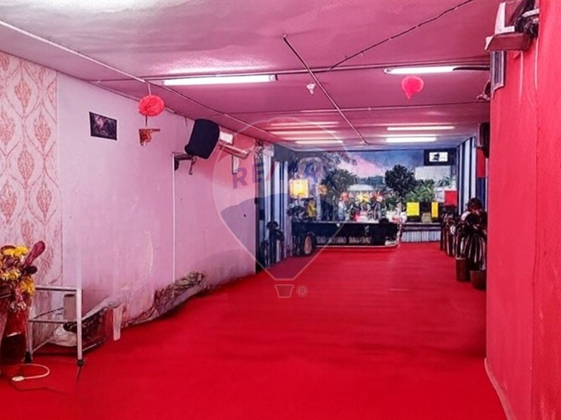 Immobile commerciale in Vendita a Napoli, 118'000&euro;, 88 m²