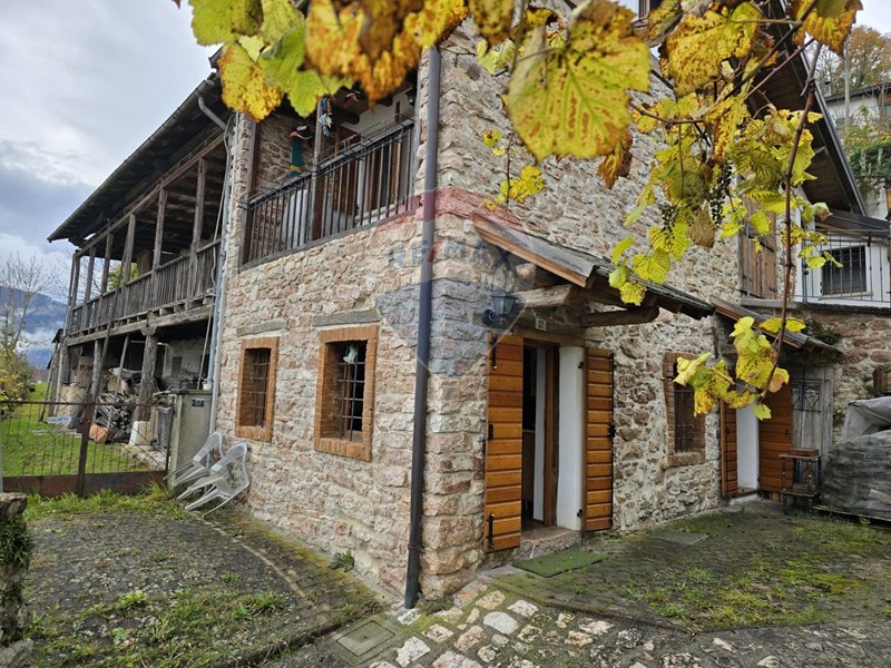 Rustico in Vendita a Lamon, 165'000&euro;, 100 m²