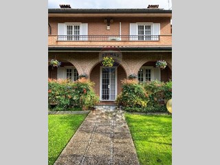 Villetta a schiera in Vendita a Cura Carpignano, 325'000&euro;, 240 m²