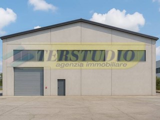 Capannone in Vendita a Terno d'Isola, 350'000€, 400 m²