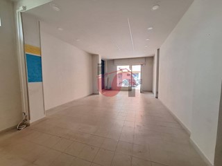 Negozio in Affitto a Benevento, 500€, 50 m²