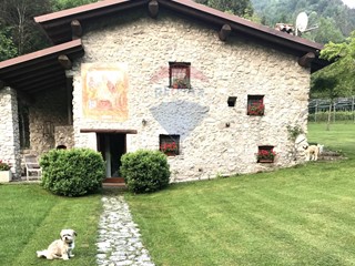 Villa in Vendita a Songavazzo, 435'000€, 120 m²