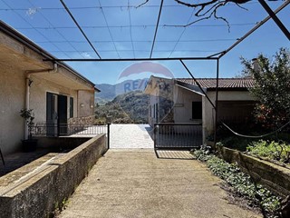 Villa in Vendita a Monreale, 222'000€, 155 m²