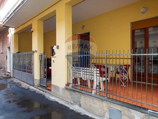 Appartamento in Vendita a Santa Maria di Licodia, 129'000€, 186 m²