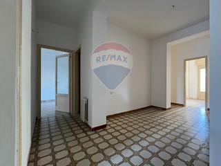 Appartamento in Vendita a Caltagirone, 83'000€, 153 m²