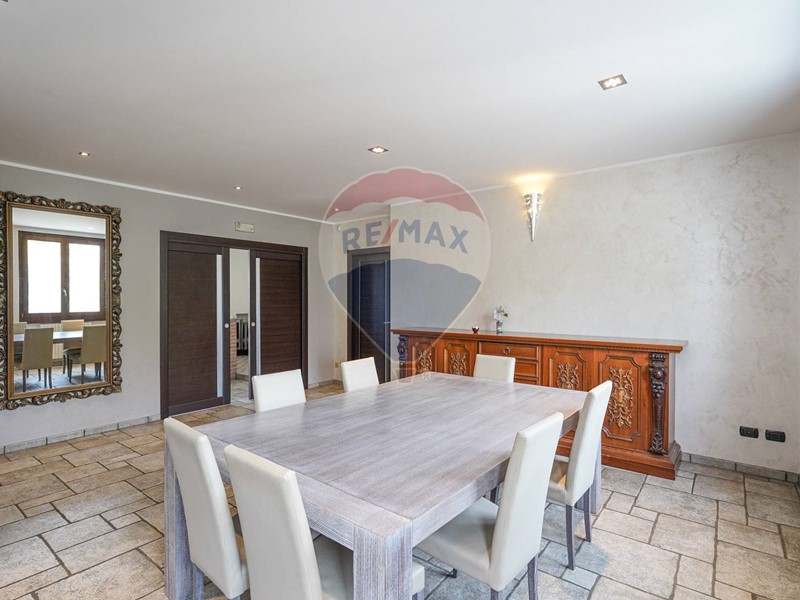 Quadrilocale in Vendita a Levate, 299'000€, 173 m²